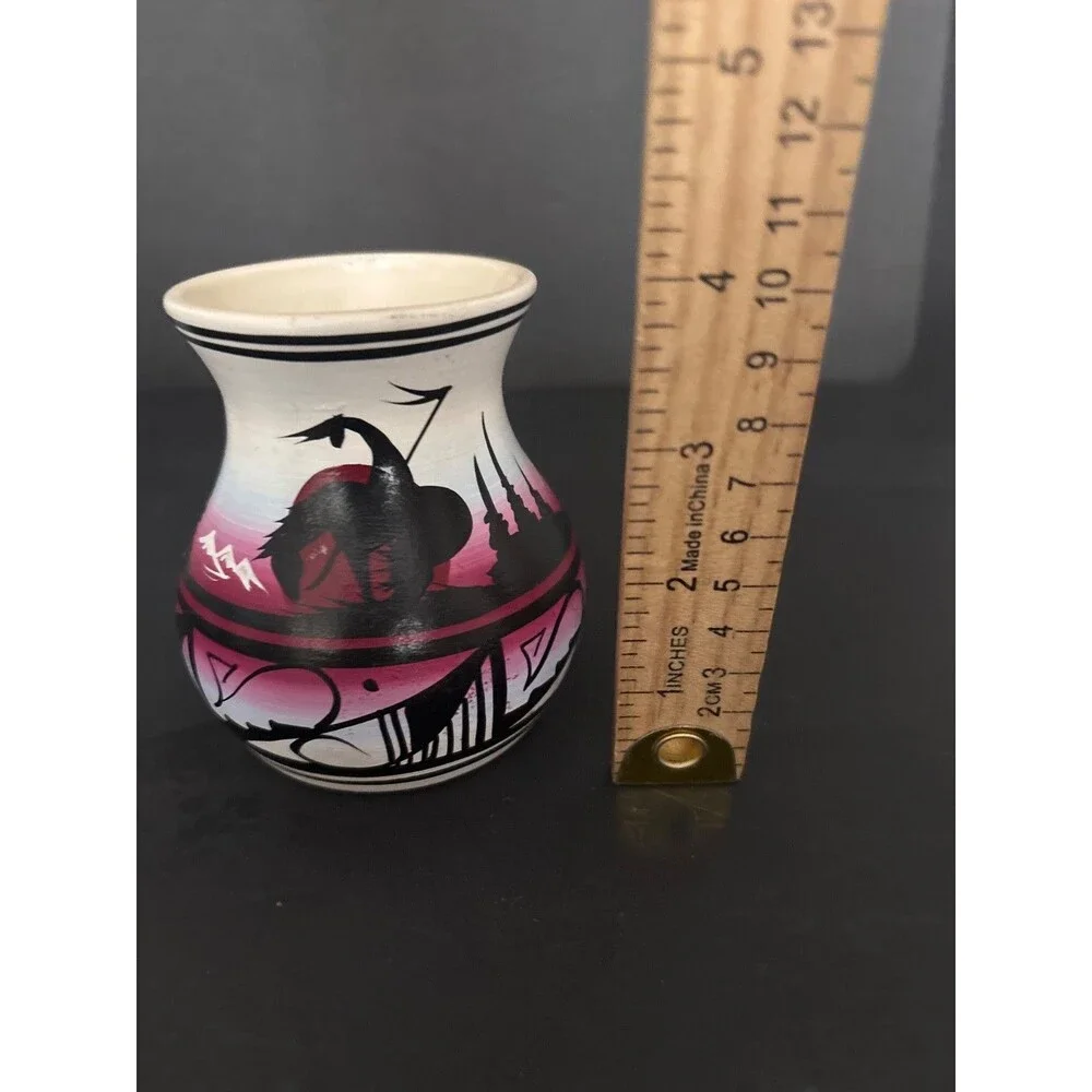 Navajo American Indian Signed Hand Painted Pottery Vase